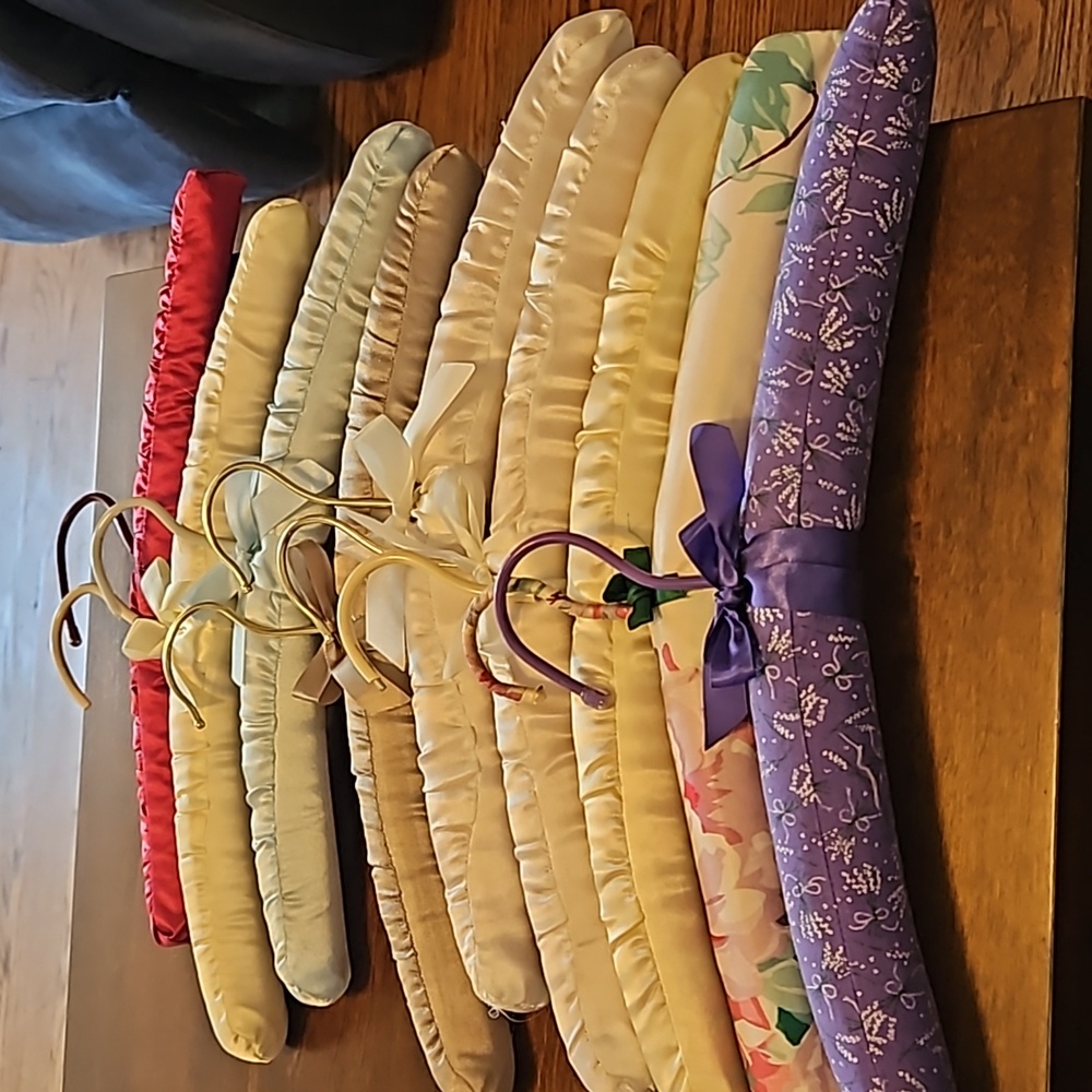 9 padded hangers